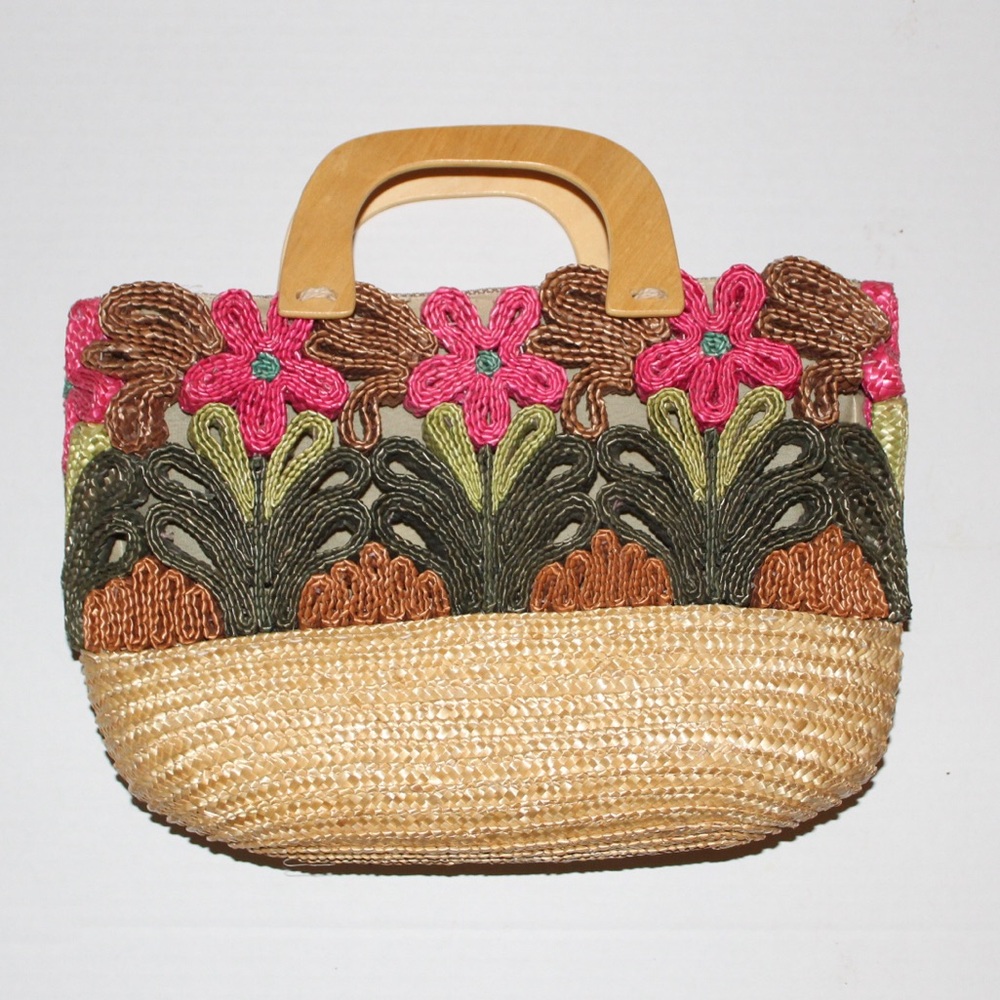 ♥️NEW LISTING♥️Gorgeous wicker/rattan spring/summer bag